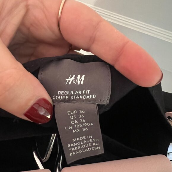 H&M Black Flat Front Men's Shorts - Picture 6 of 7